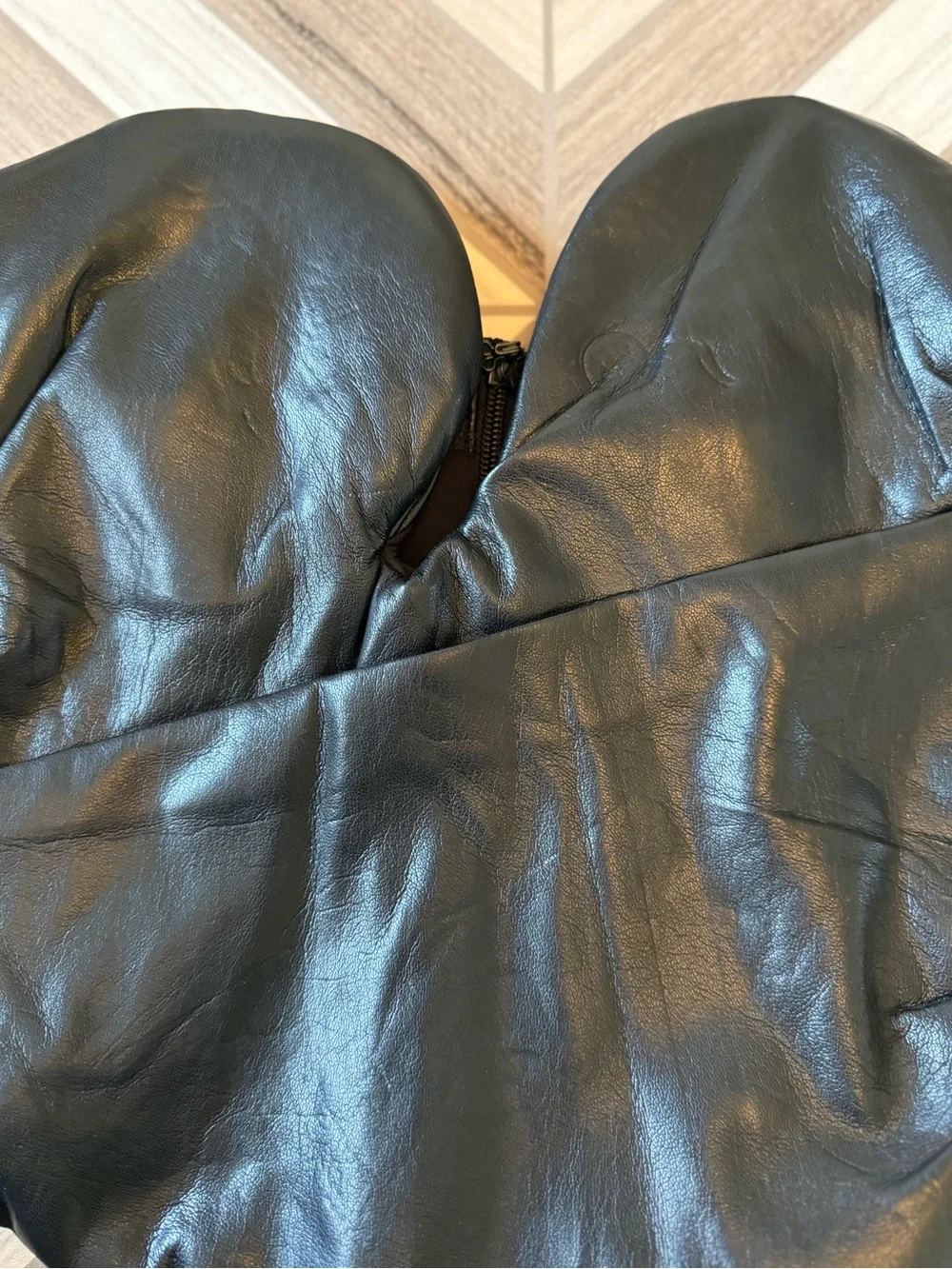 House of CB Saffira Black Faux Leather Strapless Corset Top Size Small - Picture 4 of 10